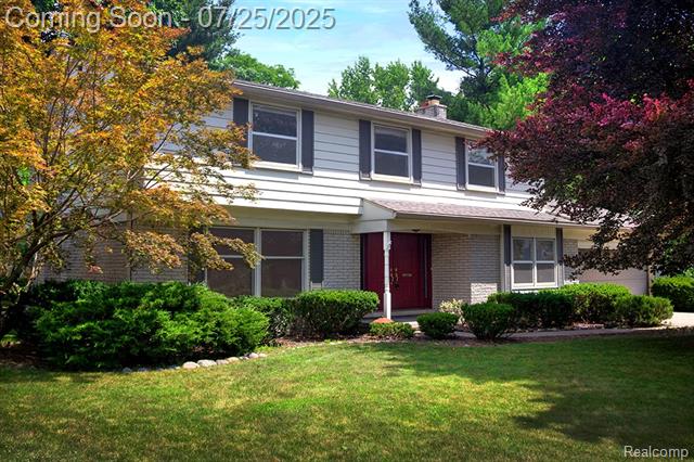 front view picture of 17262 Bell Creek, Livonia, MI. 48152