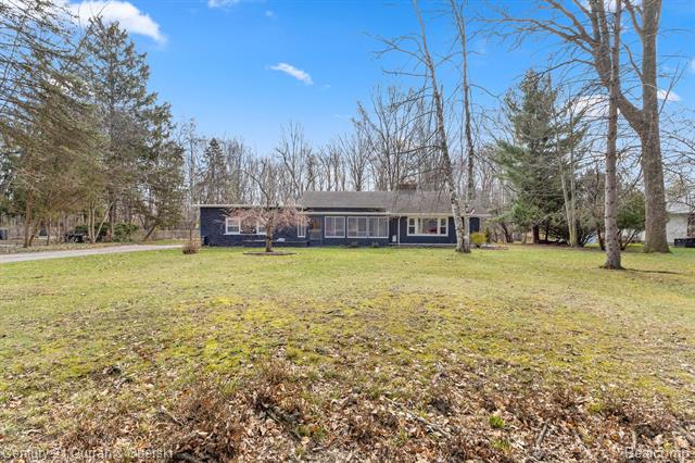 front view picture of 16808 Fairfield, Livonia, MI. 48154