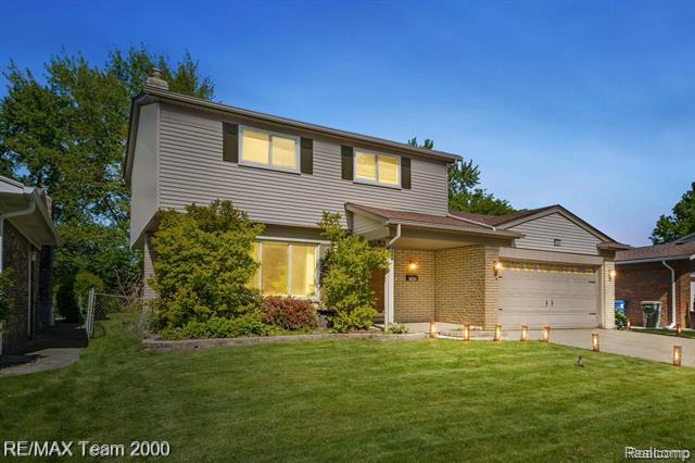 front view picture of 7485 Pointe, Canton, MI. 48187