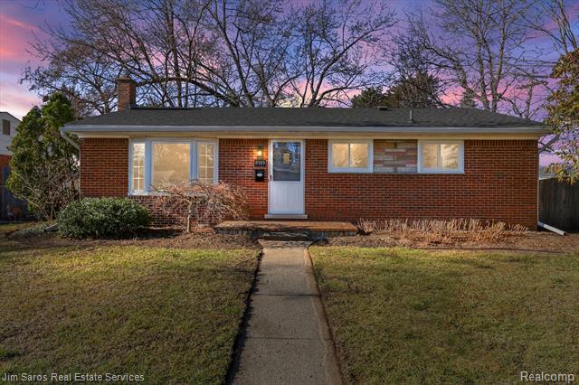 front view picture of 8989 Parent, Livonia, MI. 48150