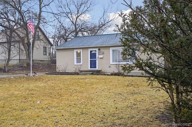 front view picture of 31734 Bridge, Garden City, MI. 48135