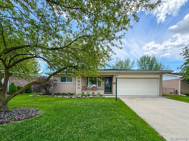 front view picture of 42979 Saxony, Canton, MI. 48187