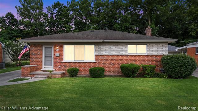 front view picture of 7562 Terri, Westland, MI. 48185