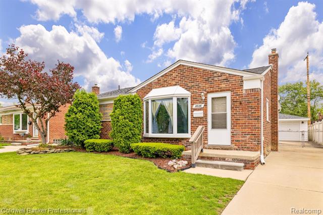 front view picture of 8536 Blackburn, Westland, MI. 48185
