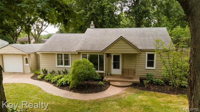 front view picture of 8841 Oakview, Plymouth, MI. 48170