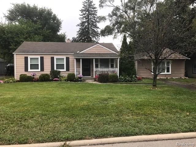 front view picture of 8876 Sheldon, Plymouth, MI. 48170