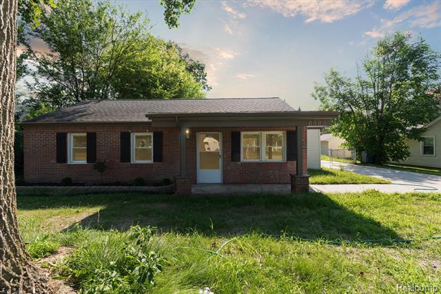 front view picture of 8880 Brookline, Plymouth, MI. 48170