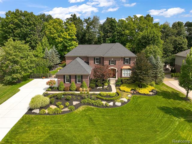 front view picture of 50548 Amberley, Canton, MI. 48187