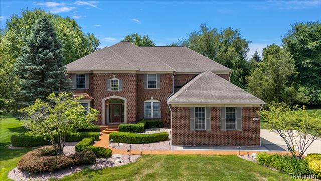 front view picture of 8507 Newbury Ct N, Canton, MI. 48187