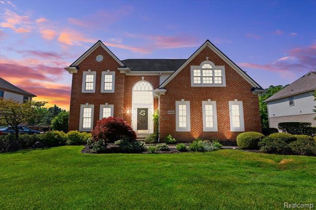 front view picture of 49301 Quail Run Ct, Plymouth, MI. 48170