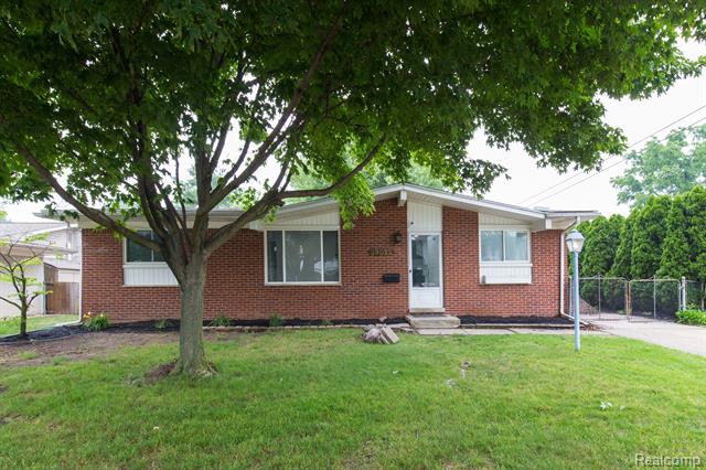 front view picture of 39022 Dover, Livonia, MI. 48150