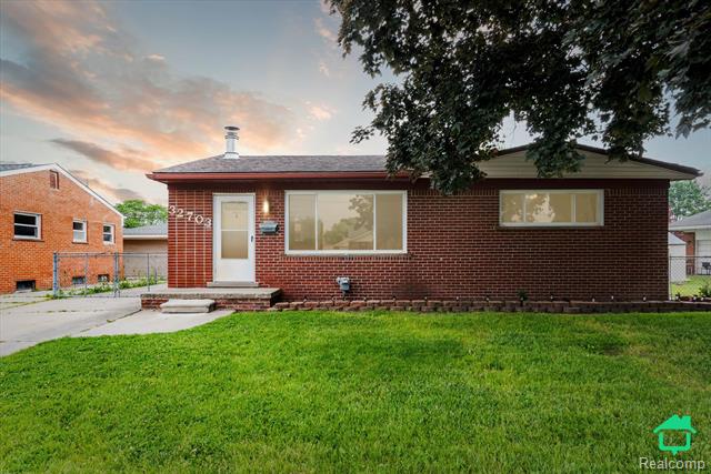 front view picture of 32703 Anita, Westland, MI. 48185