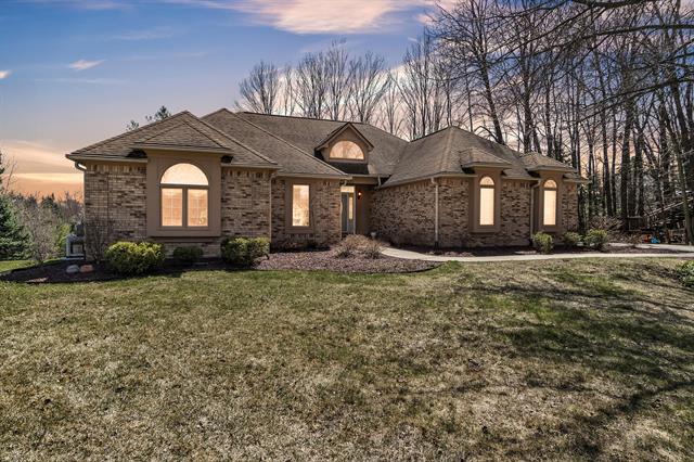 front view picture of 9082 Stone Hollow Ct, Plymouth, MI. 48170