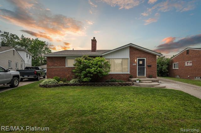 front view picture of 8685 Terri, Westland, MI. 48185