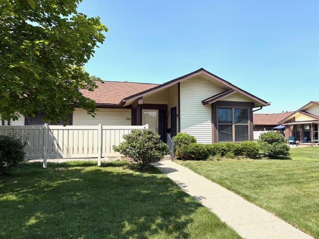 front view picture of 40702 Newporte Dr, Plymouth, MI. 48170
