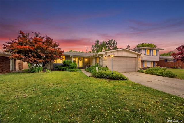 front view picture of 38750 Grandon, Livonia, MI. 48150