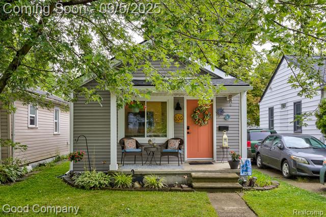 front view picture of 550 E Breckenridge St, Ferndale, MI. 48220
