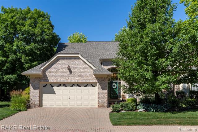 front view picture of 9407 Timberline Ct, Plymouth, MI. 48170