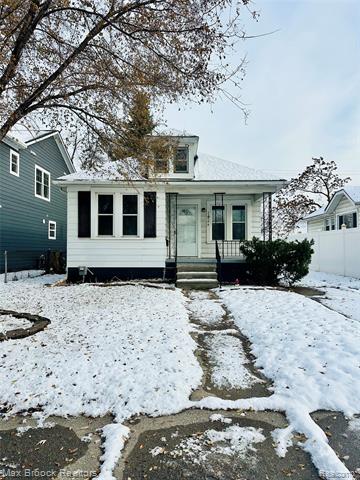 front view picture of 23084 Berdeno Ave, Hazel Park, MI. 48030