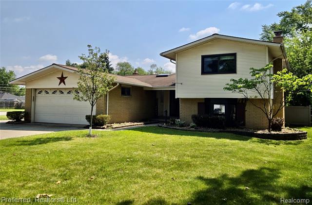front view picture of 9498 Bassett, Livonia, MI. 48150