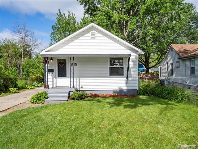 front view picture of 23091 Berdeno Ave, Hazel Park, MI. 48030