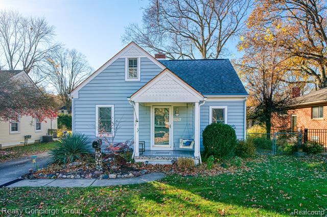 front view picture of 9929 Arden, Livonia, MI. 48150
