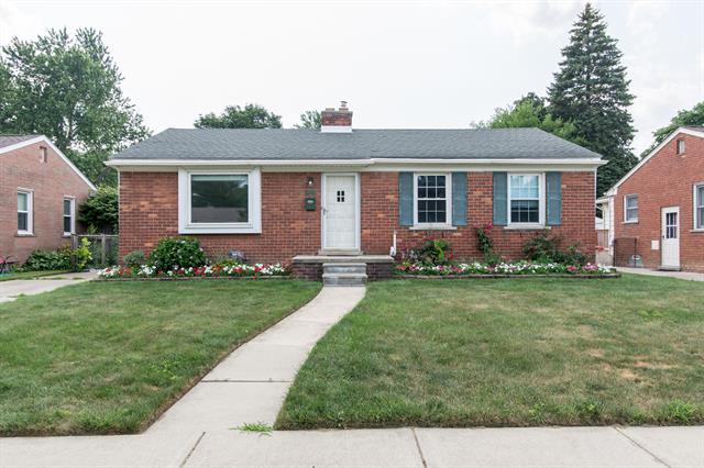 front view picture of 11015 Fairfield, Livonia, MI. 48150