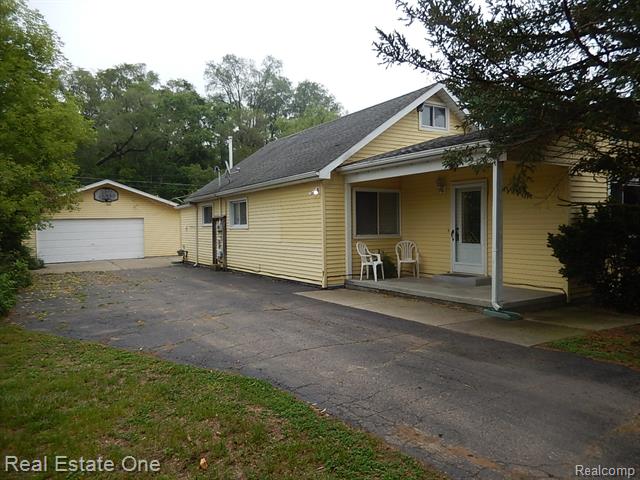 front view picture of 10790 Stark, Livonia, MI. 48150