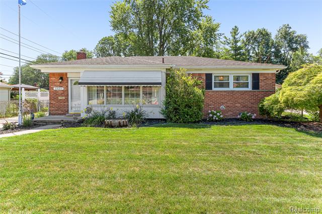 front view picture of 35211 Hathaway, Livonia, MI. 48150