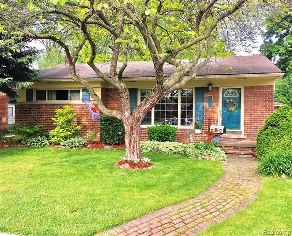 front view picture of 9371 Merriman, Livonia, MI. 48150