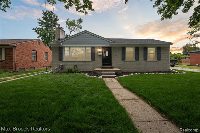 front view picture of 32729 West Chicago, Livonia, MI. 48150
