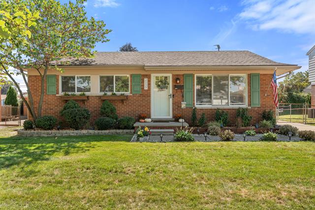 front view picture of 35527 Elmira, Livonia, MI. 48150