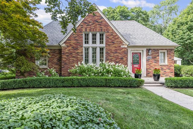 front view picture of 32124 West Chicago, Livonia, MI. 48150