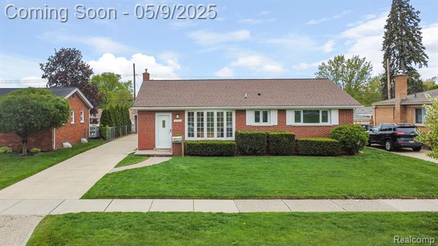 front view picture of 35499 Richland, Livonia, MI. 48150