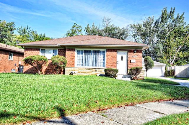 front view picture of 23506 Church St, Oak Park, MI. 48237