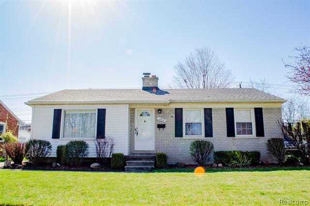 front view picture of 9819 Westmore, Livonia, MI. 48150