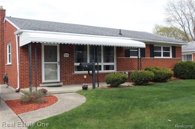 front view picture of 34946 Elmira, Livonia, MI. 48150