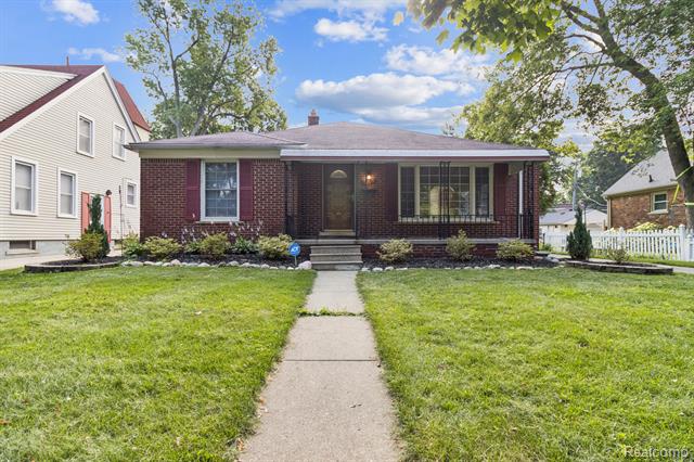 front view picture of 11410 Auburndale, Livonia, MI. 48150
