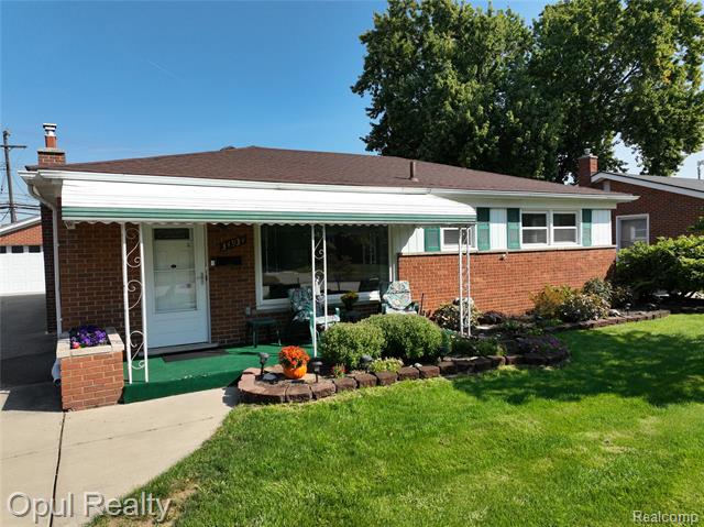 front view picture of 34934 Elmira, Livonia, MI. 48150