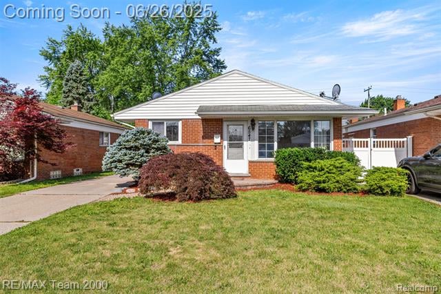 front view picture of 6547 Colonial, Dearborn Heights, MI. 48127