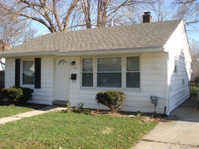 front view picture of 1978 Symes St, Ferndale, MI. 48220