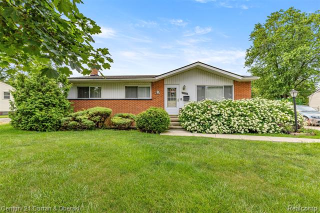 front view picture of 29497 Bridge, Garden City, MI. 48135