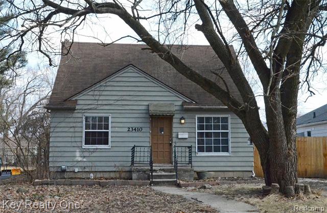 front view picture of 23410 Manistee Ave, Oak Park, MI. 48237