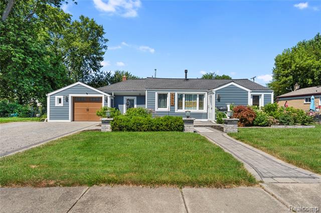 front view picture of 6917 Belton, Garden City, MI. 48135