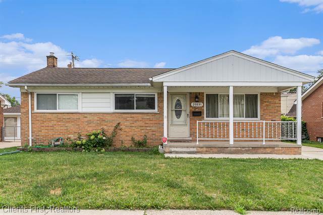 front view picture of 20891 Crestmont, Dearborn Heights, MI. 48127