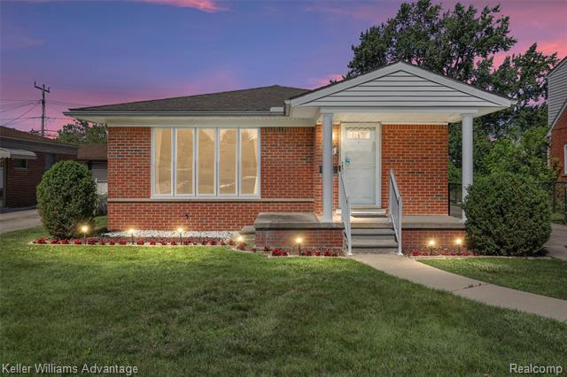 front view picture of 6951 Rosemary, Dearborn Heights, MI. 48127