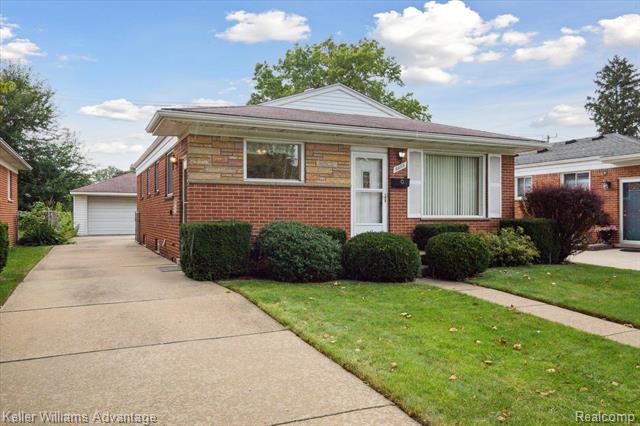 front view picture of 6585 Fenton, Dearborn Heights, MI. 48127