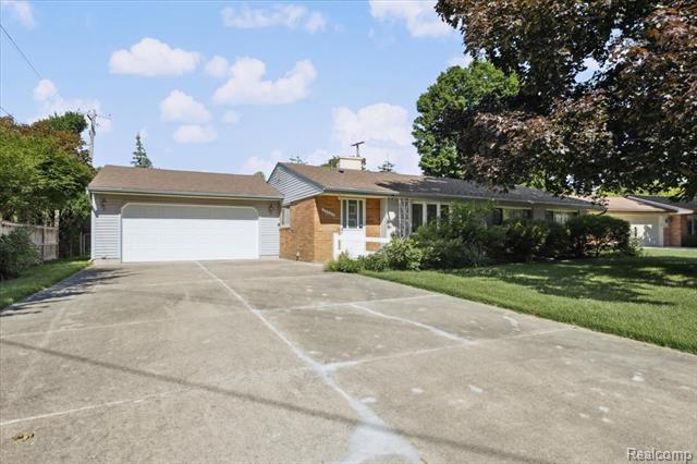 front view picture of 23925 E Le Bost Dr, Novi, MI. 48375