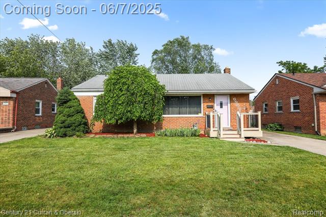 front view picture of 6958 Whitby, Garden City, MI. 48135