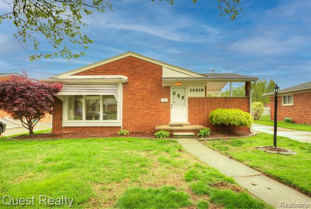 front view picture of 26528 Ashley, Dearborn Heights, MI. 48127